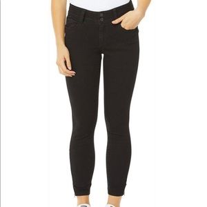 Black Jeans